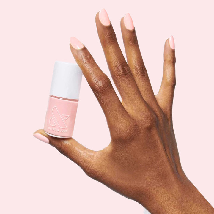 1-PDP-SCL-Bottle-Hand_4bc53f0b-667c-4438-84e6-b68189ec0d67